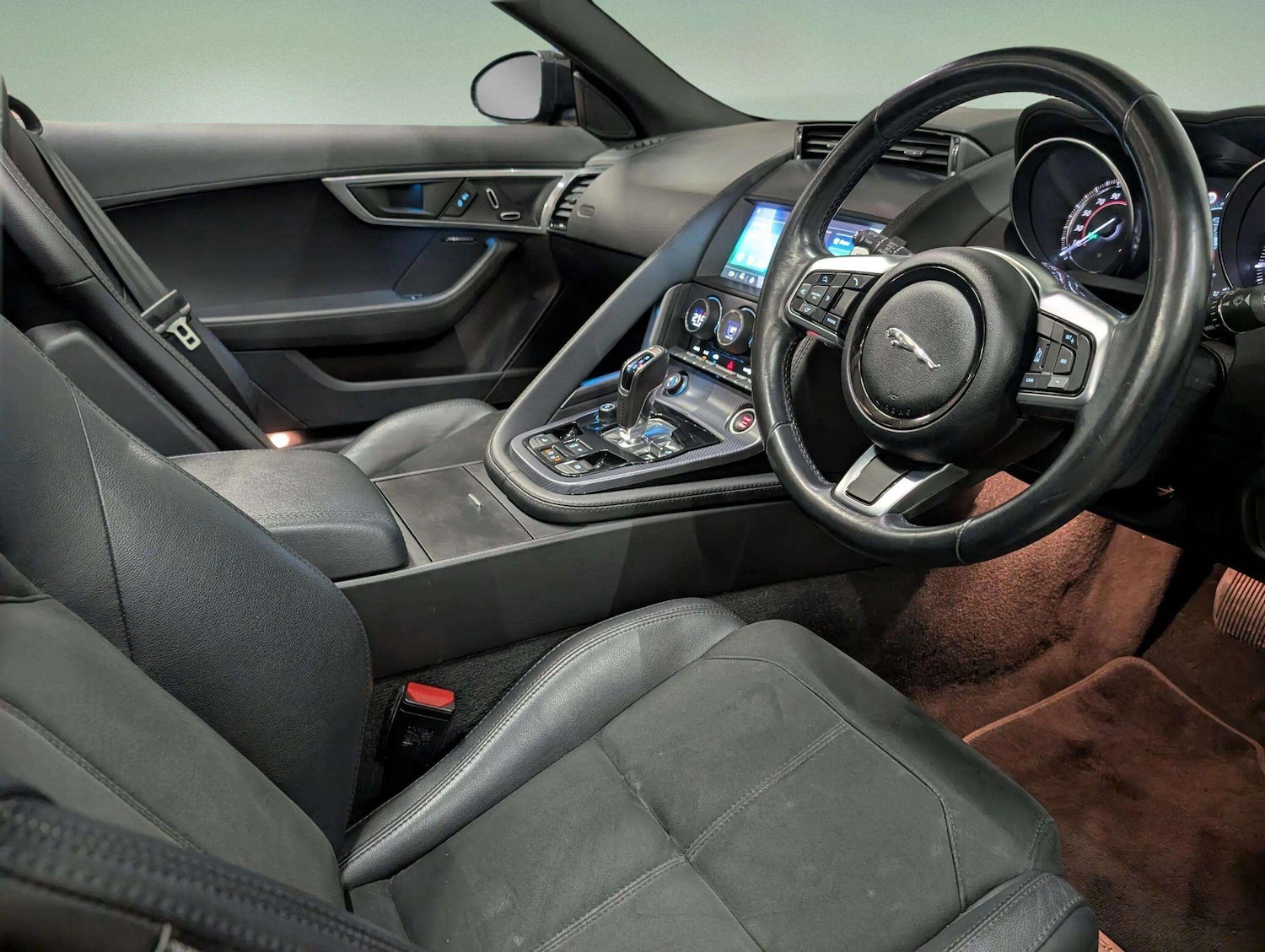 Used Jaguar F-Type 2018 for sale - 76965292: Photo 19