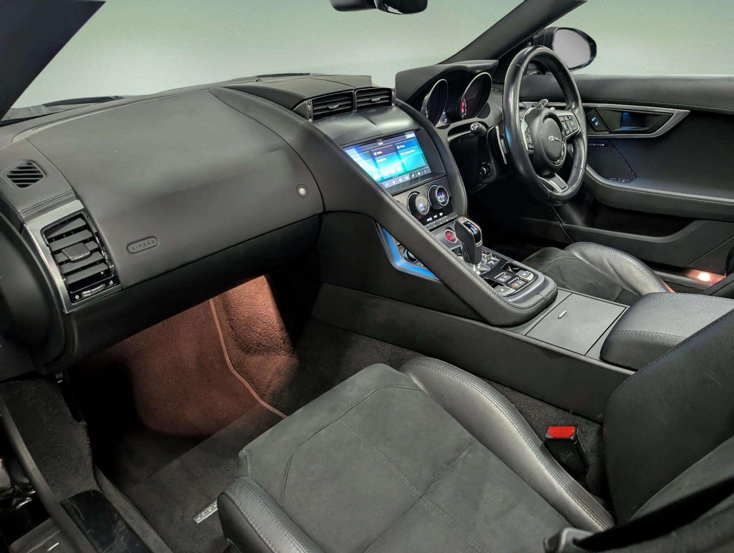 Used Jaguar F-Type 2018 for sale - 76965292: Photo 20