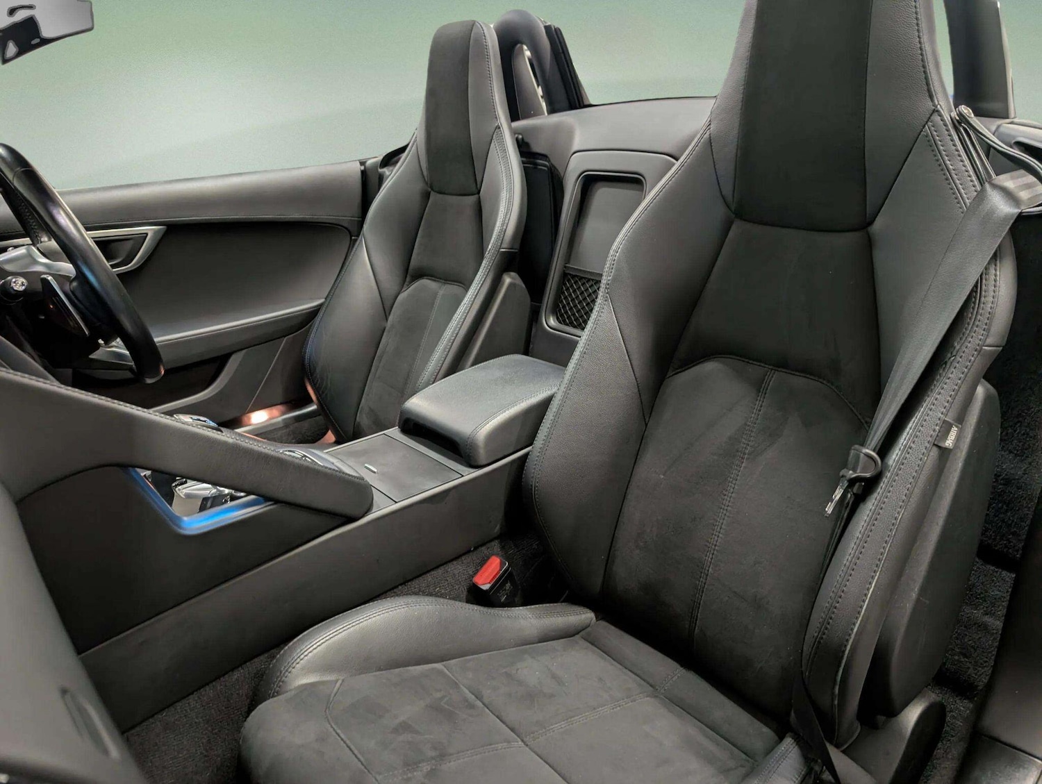 Used Jaguar F-Type 2018 for sale - 76965292: Photo 57