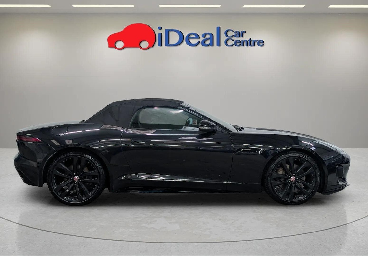 Used Jaguar F-Type 2018 for sale - 76965292: Photo 6