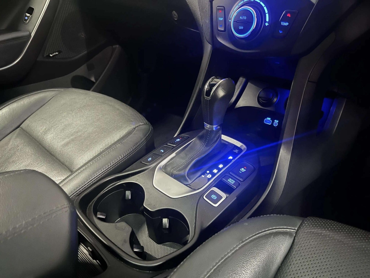 Used Hyundai Santa Fe 2016 for sale - 76512043: Photo 36