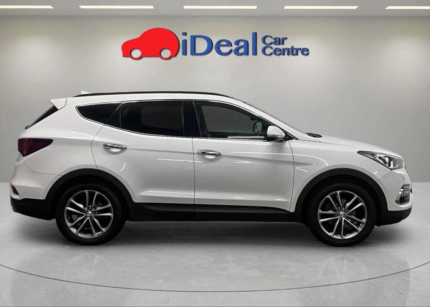 Used Hyundai Santa Fe 2016 for sale - 76512043: Photo 4
