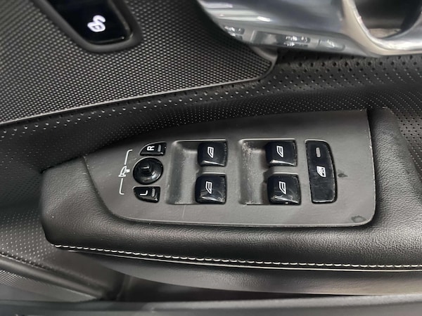 Used Volvo S90 2018 for sale - 76226529: Photo 37