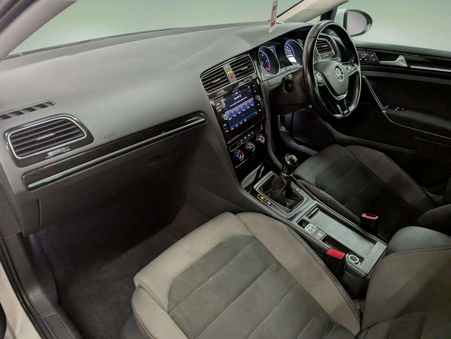 Used Volkswagen Golf 2017 for sale - 77344944: Photo 15