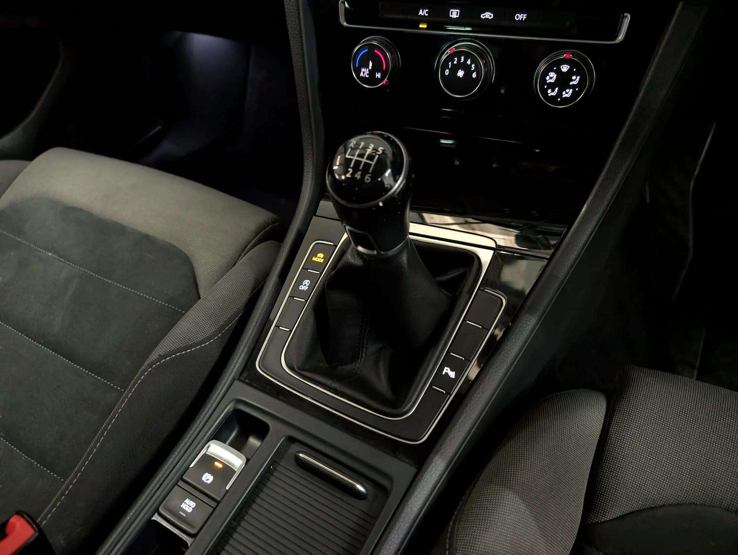 Used Volkswagen Golf 2017 for sale - 77344944: Photo 29