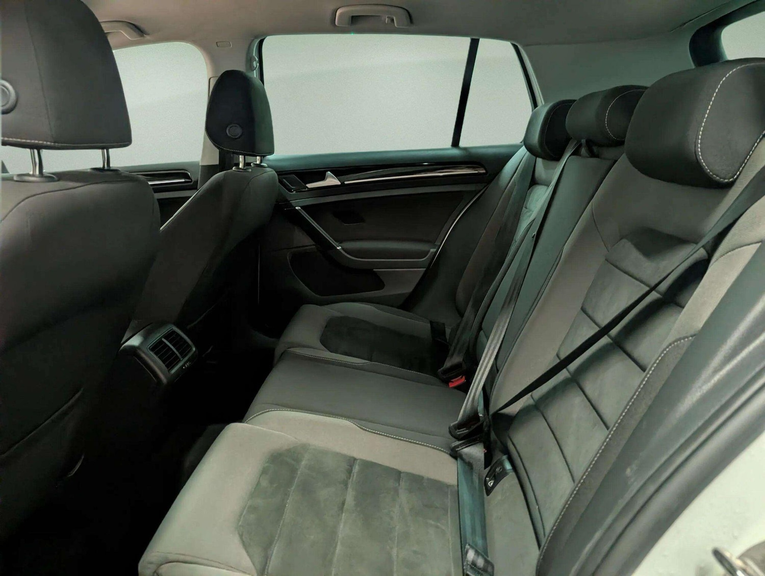 Used Volkswagen Golf 2017 for sale - 77344944: Photo 31