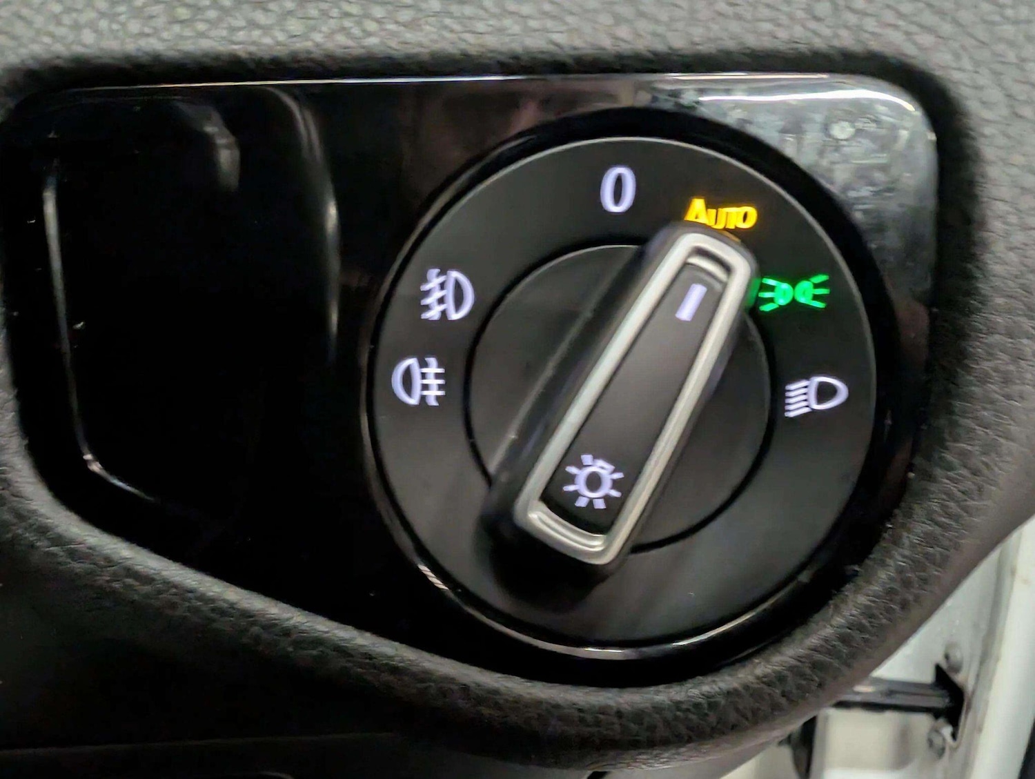 Used Volkswagen Golf 2017 for sale - 77344944: Photo 35