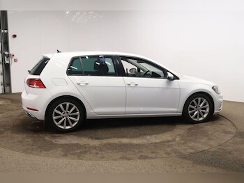 Used Volkswagen Golf 2017 for sale - 77344944: Photo