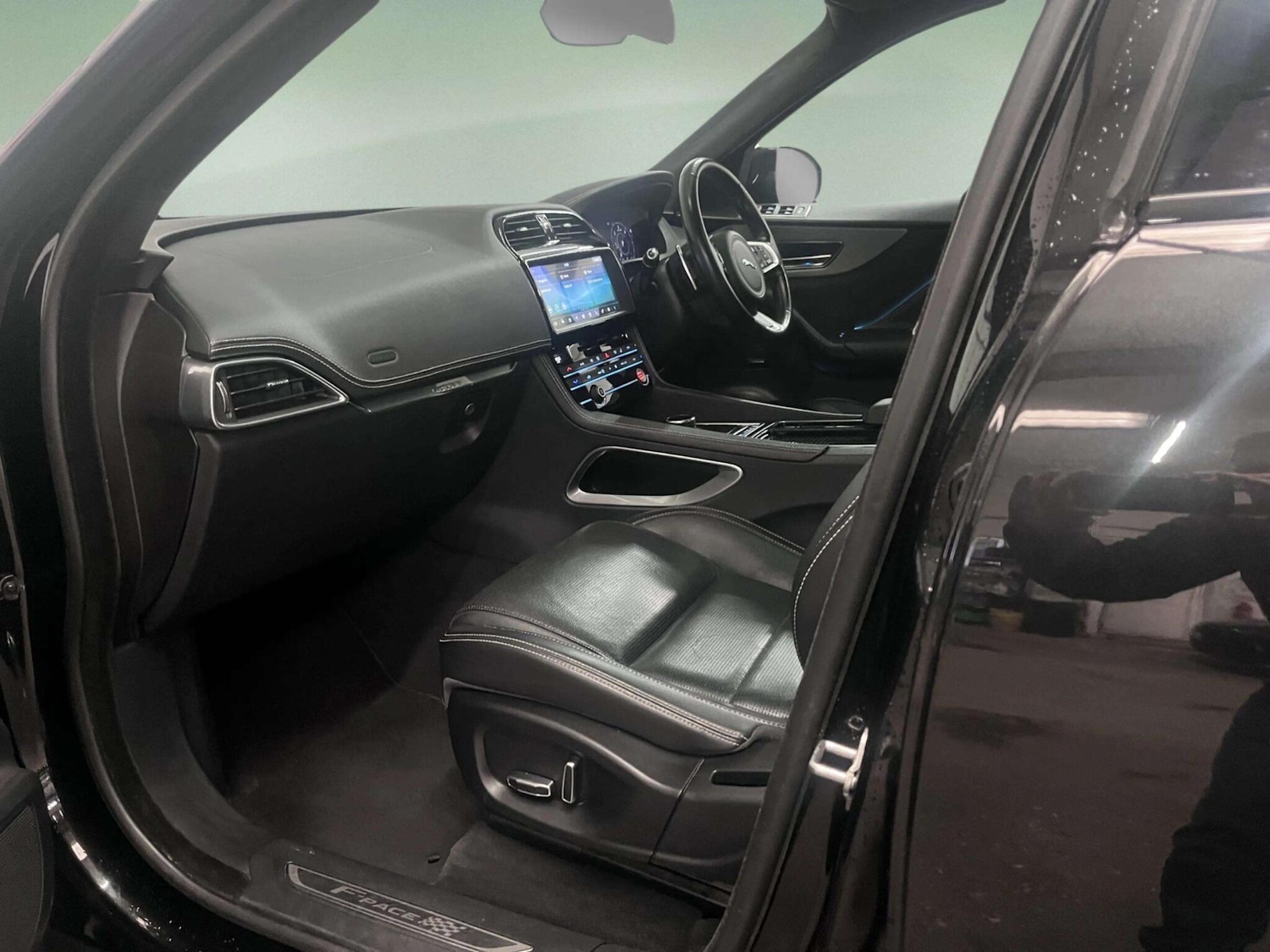 Used Jaguar F-Pace 2019 for sale - 76109310: Photo 17