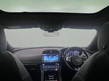Used Jaguar F-Pace 2019 for sale - 76109310: Photo 2