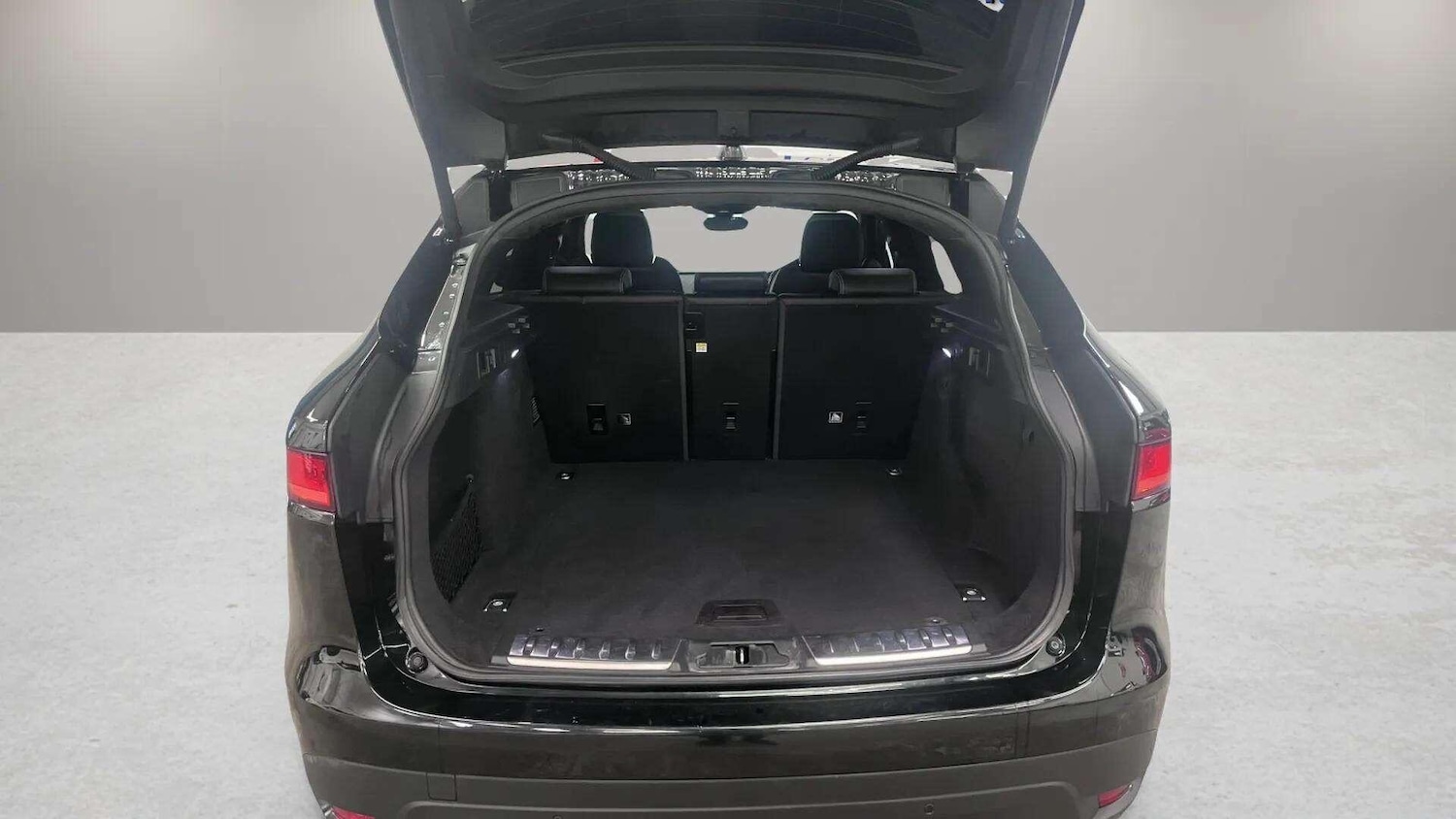 Used Jaguar F-Pace 2019 for sale - 76109310: Photo 57