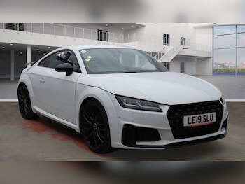 (19) - 2.0 TFSI 40 Black Edition S Tronic Euro 6 (s/s) 3dr