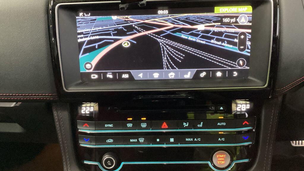 Used Jaguar F-Pace 2016 for sale - 76926091: Photo 9