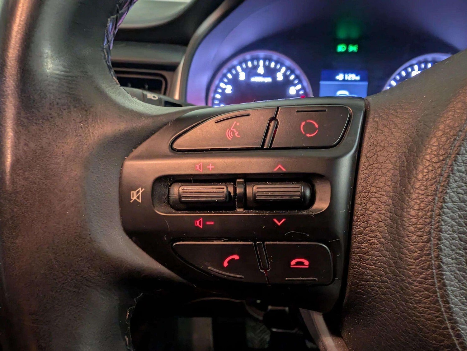 Used Kia Stonic 2019 for sale - 77377454: Photo 30