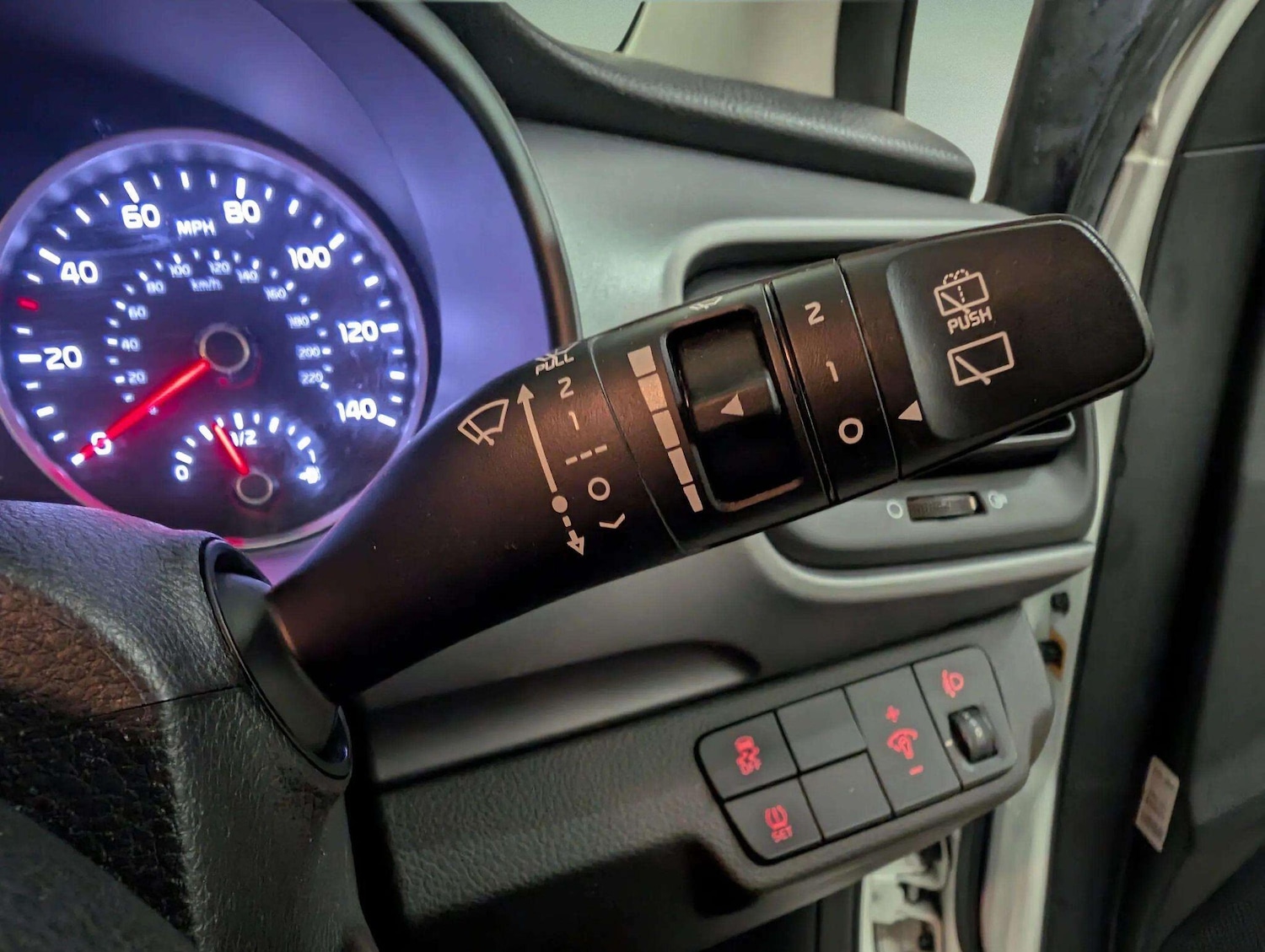 Used Kia Stonic 2019 for sale - 77377454: Photo 33