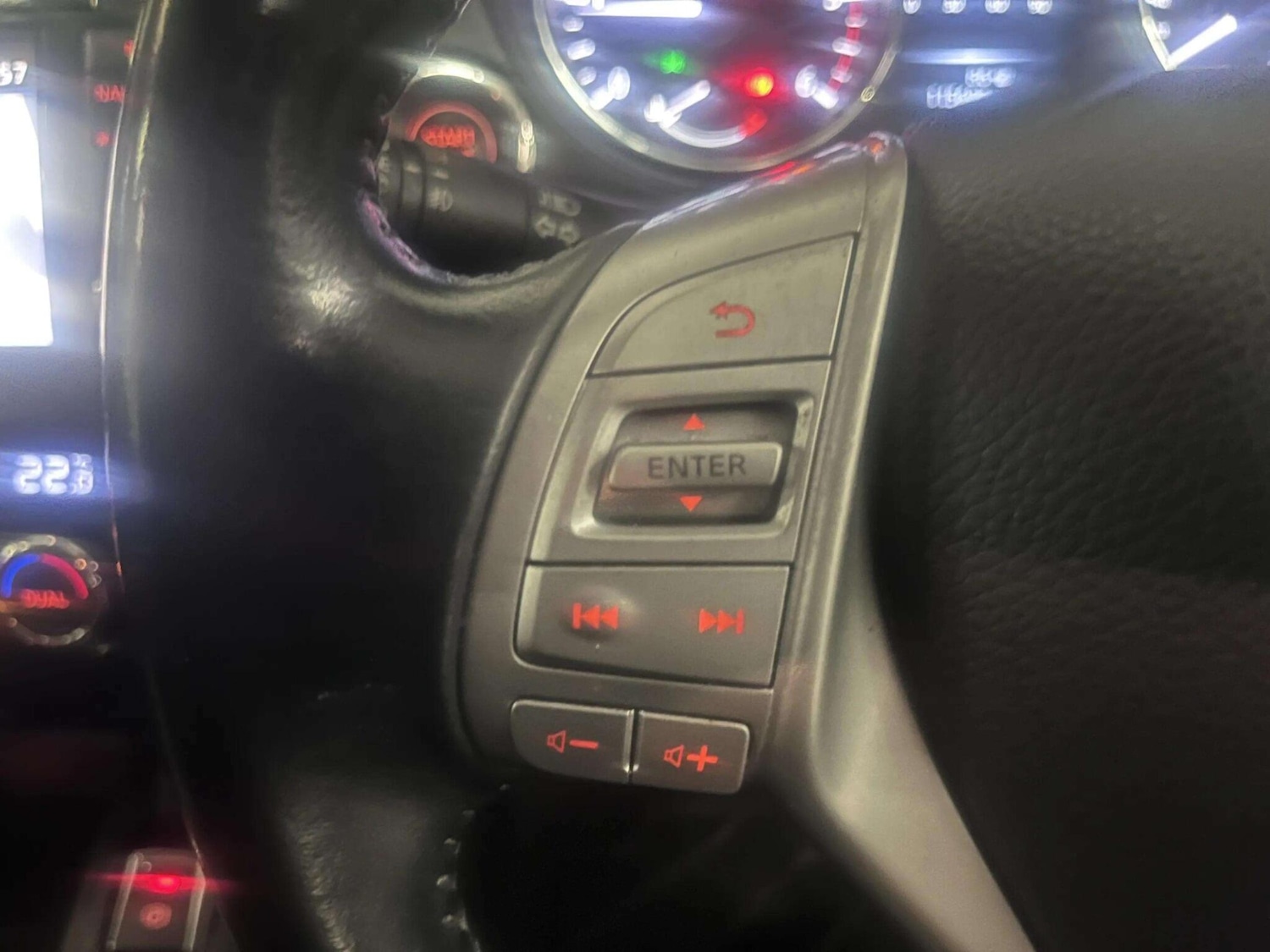 Used Nissan Qashqai 2016 for sale - 76521883: Photo 33