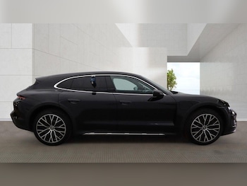 Used Porsche Taycan 2021 for sale - 79168867: Photo