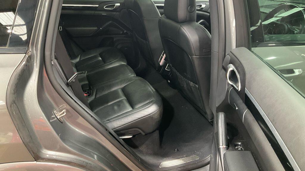 Used Porsche Cayenne 2016 for sale - 76042630: Photo 11