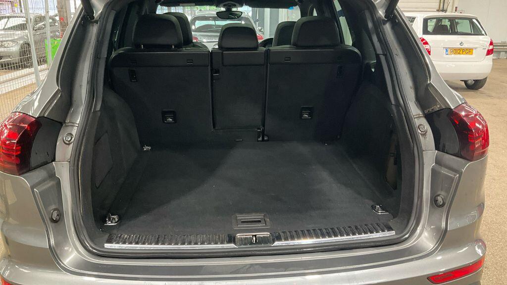 Used Porsche Cayenne 2016 for sale - 76042630: Photo 12