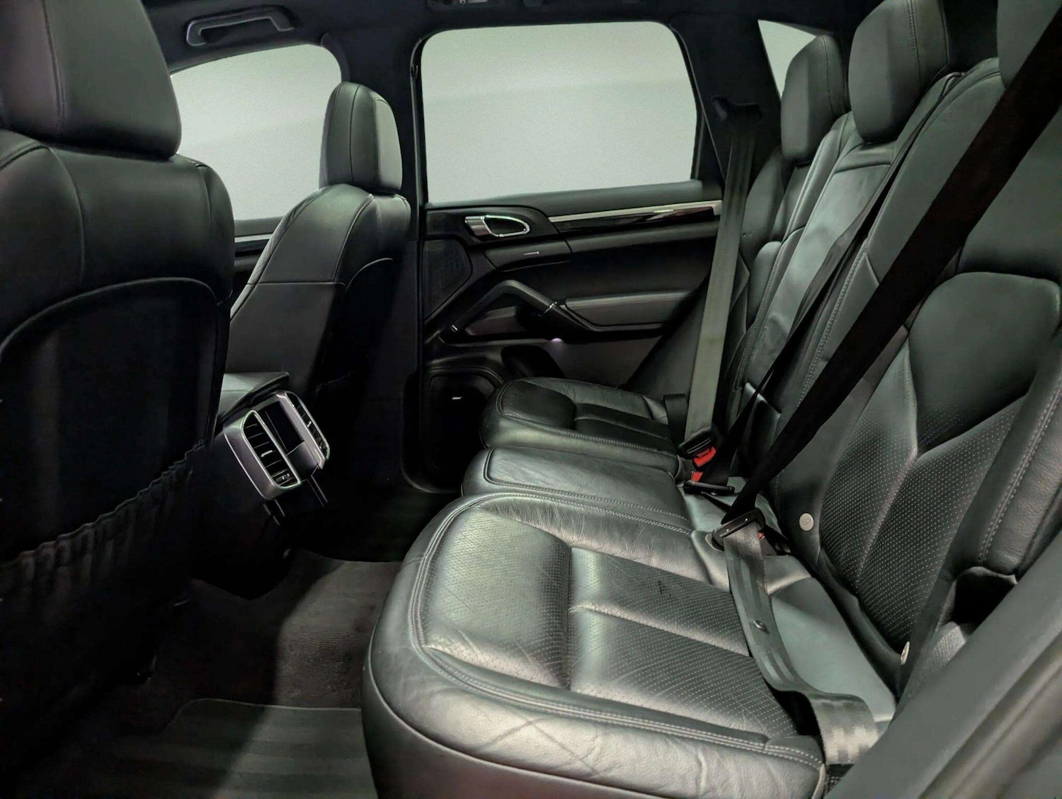 Used Porsche Cayenne 2016 for sale - 76042630: Photo 50