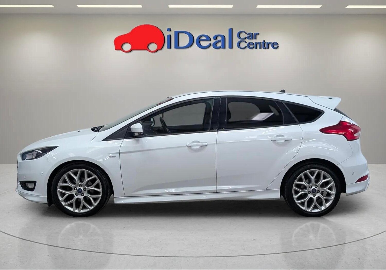 Used Ford Focus 2017 for sale - 76227036: Photo 11