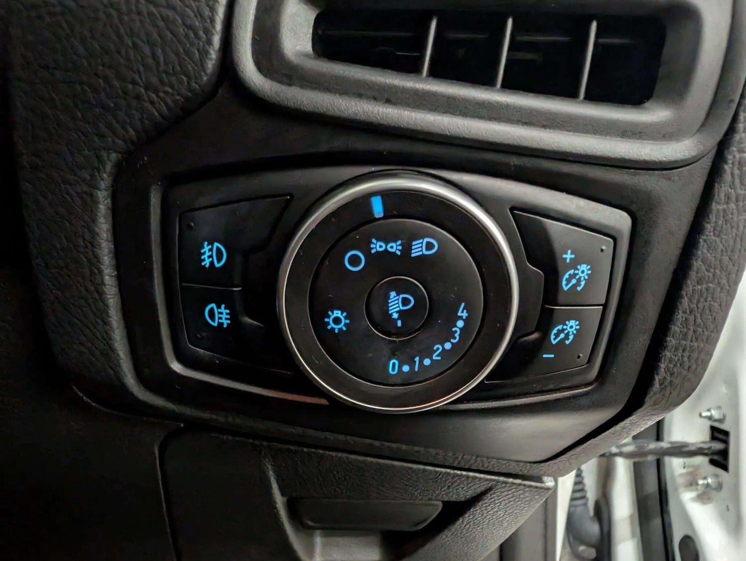 Used Ford Focus 2017 for sale - 76227036: Photo 28