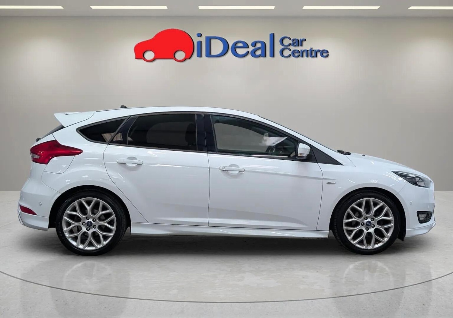 Used Ford Focus 2017 for sale - 76227036: Photo 4