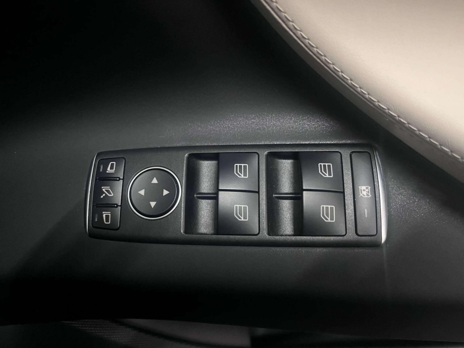Used Tesla Model X 2018 for sale - 76060773: Photo 56
