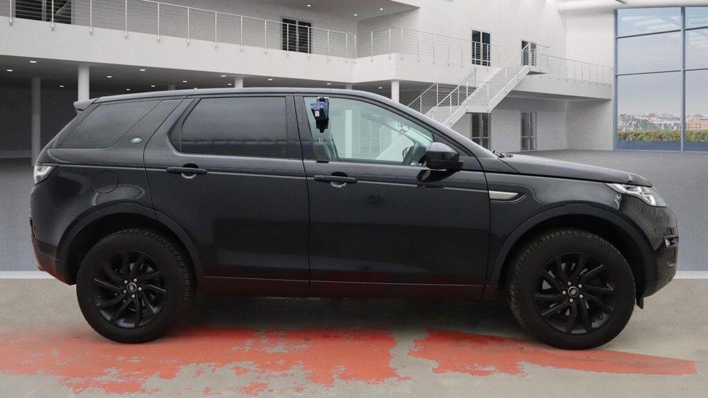 Used Land Rover Discovery Sport 2018 for sale - 77625875: Photo 2