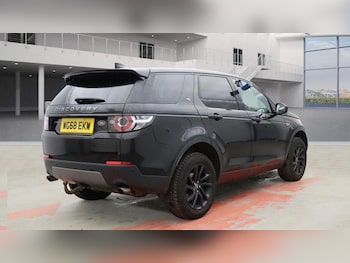 Used Land Rover Discovery Sport 2018 for sale - 77625875: Photo
