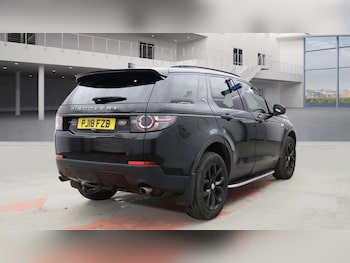 Used Land Rover Discovery Sport 2018 for sale - 77549442: Photo