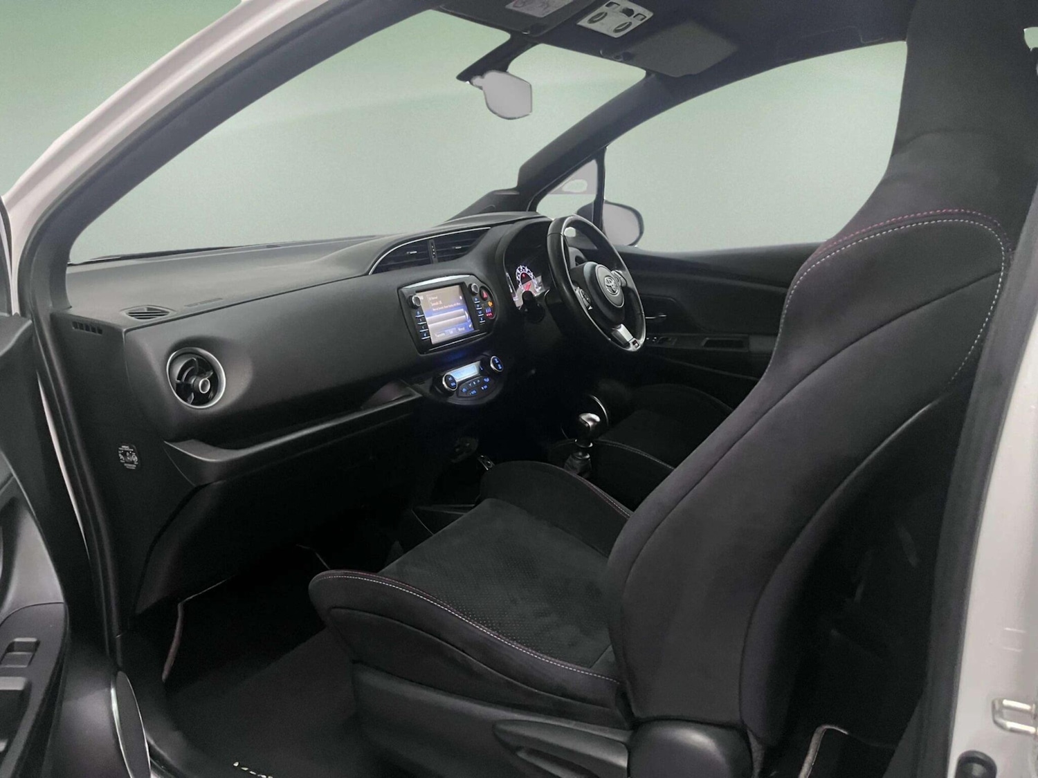 Used Toyota Yaris 2018 for sale - 76399357: Photo 18