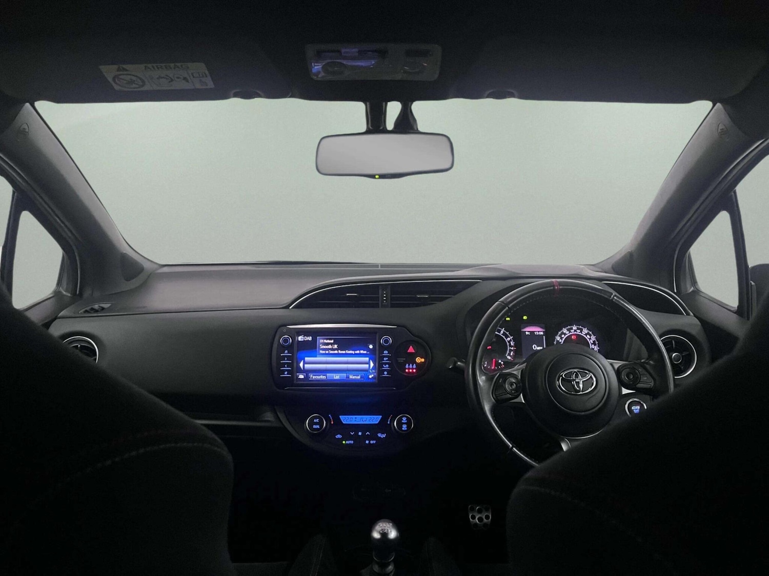 Used Toyota Yaris 2018 for sale - 76399357: Photo 2