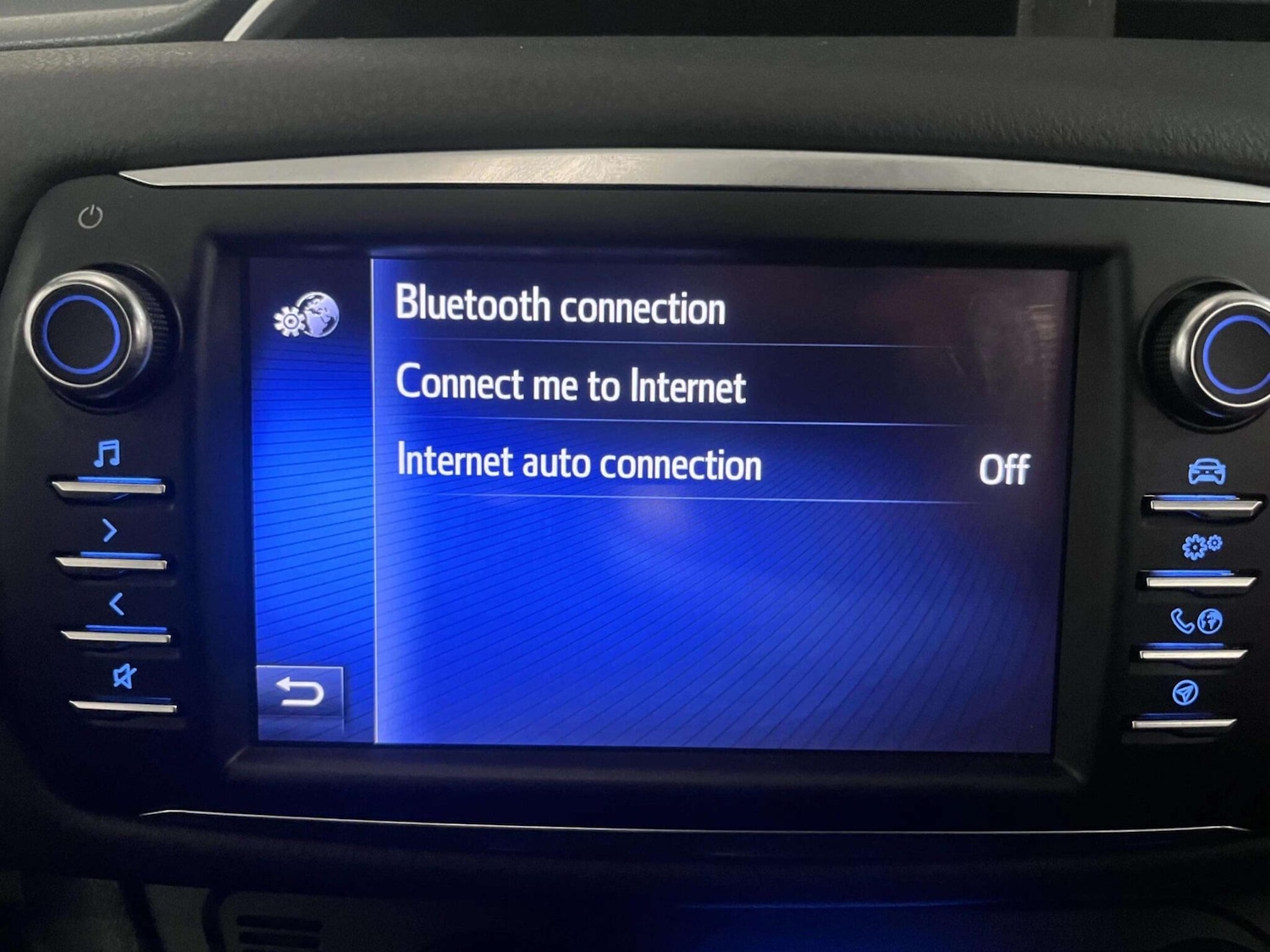 Used Toyota Yaris 2018 for sale - 76399357: Photo 28