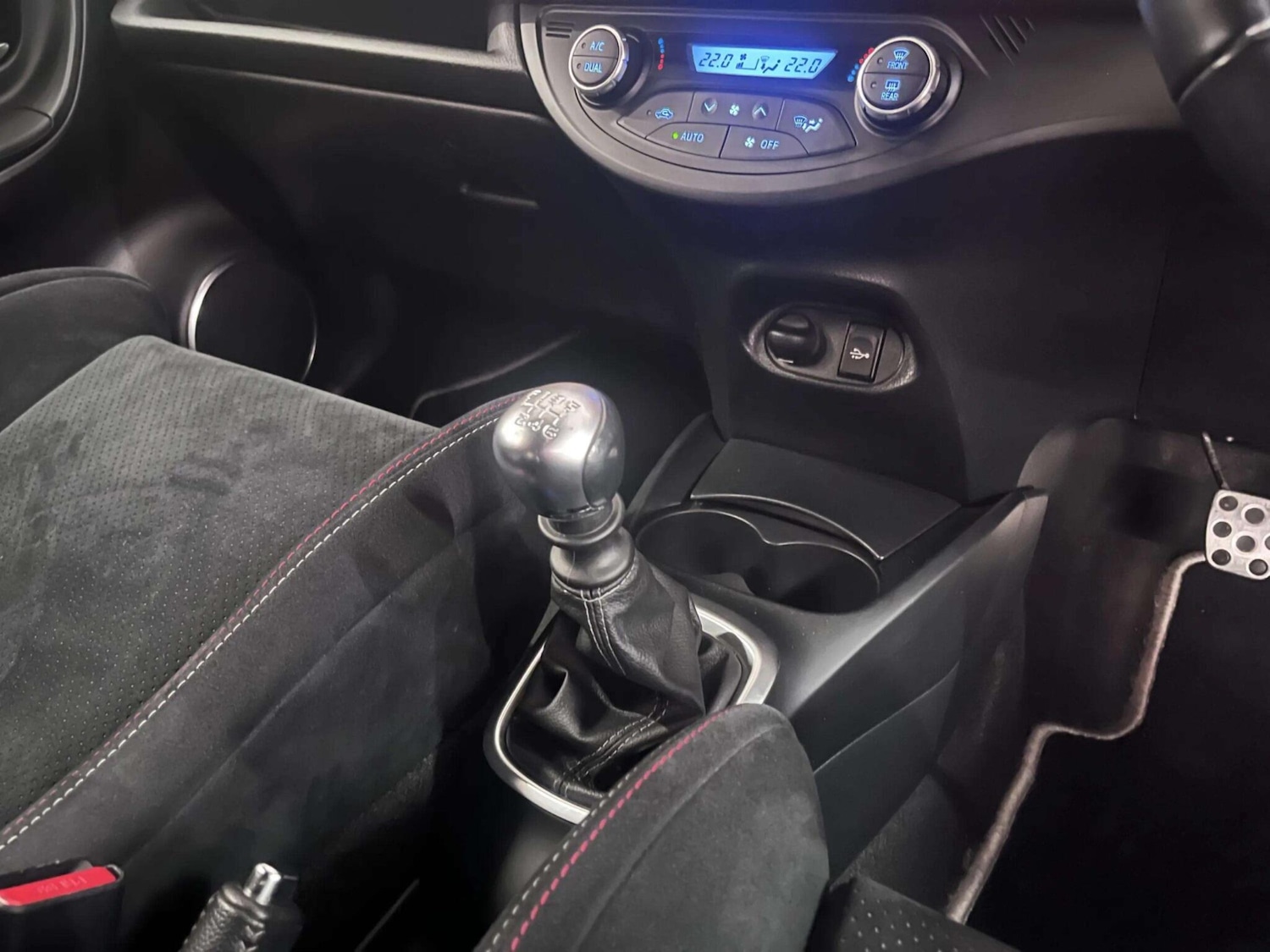 Used Toyota Yaris 2018 for sale - 76399357: Photo 31