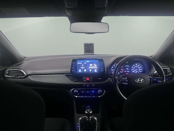 Used Hyundai i30 2019 for sale - 76214741: Photo 2