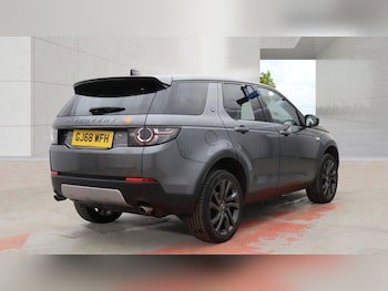 Used Land Rover Discovery Sport 2018 for sale - 78866871: Photo