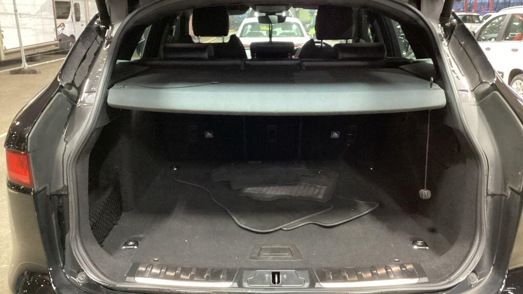 Used Jaguar F-Pace 2018 for sale - 76742921: Photo 11