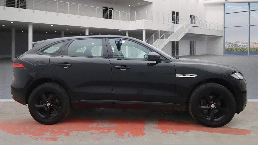 Used Jaguar F-Pace 2018 for sale - 76742921: Photo 2