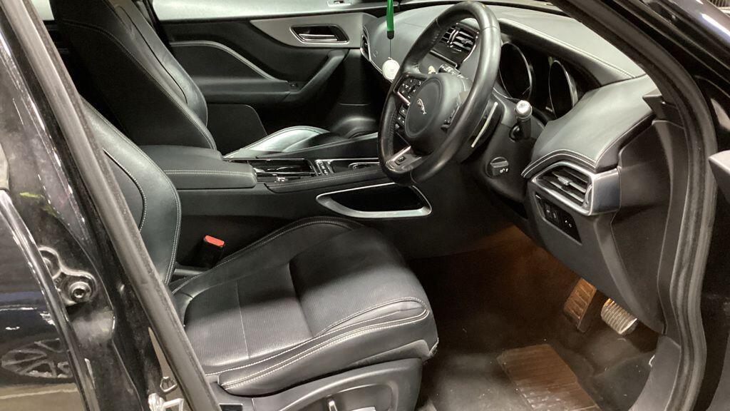 Used Jaguar F-Pace 2018 for sale - 76742921: Photo 7