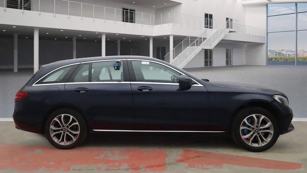 Used Mercedes-Benz C Class 2016 for sale - 76936115: Photo 2