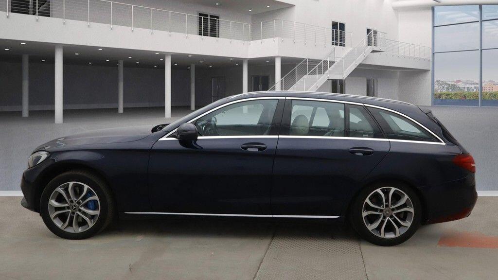 Used Mercedes-Benz C Class 2016 for sale - 76936115: Photo 5