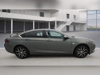 Used Vauxhall Insignia 2018 for sale - 76549227: Photo