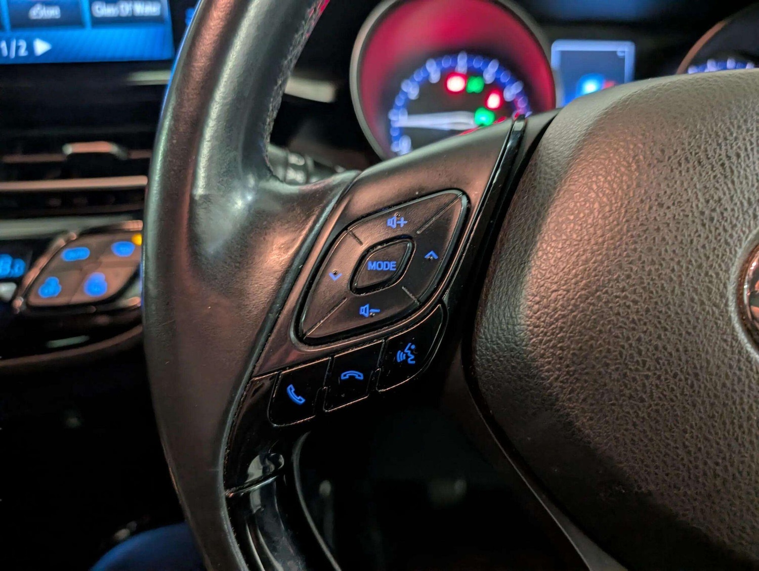 Used Toyota C-HR 2018 for sale - 76865503: Photo 33