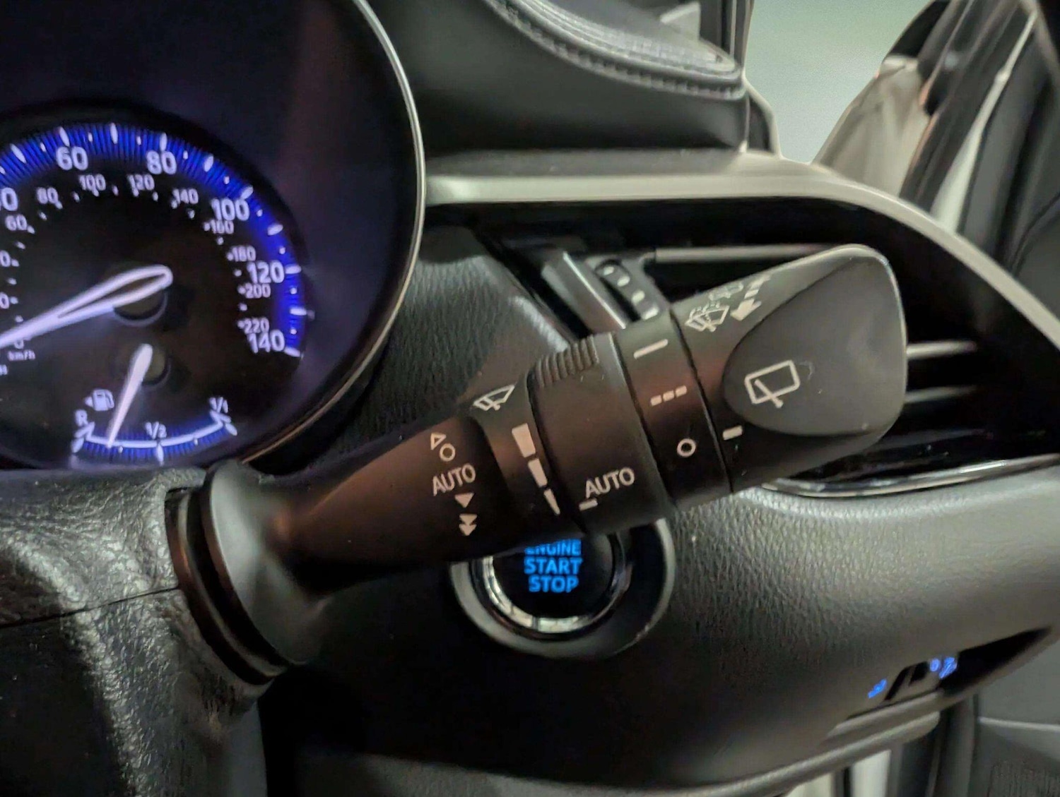 Used Toyota C-HR 2018 for sale - 76865503: Photo 36