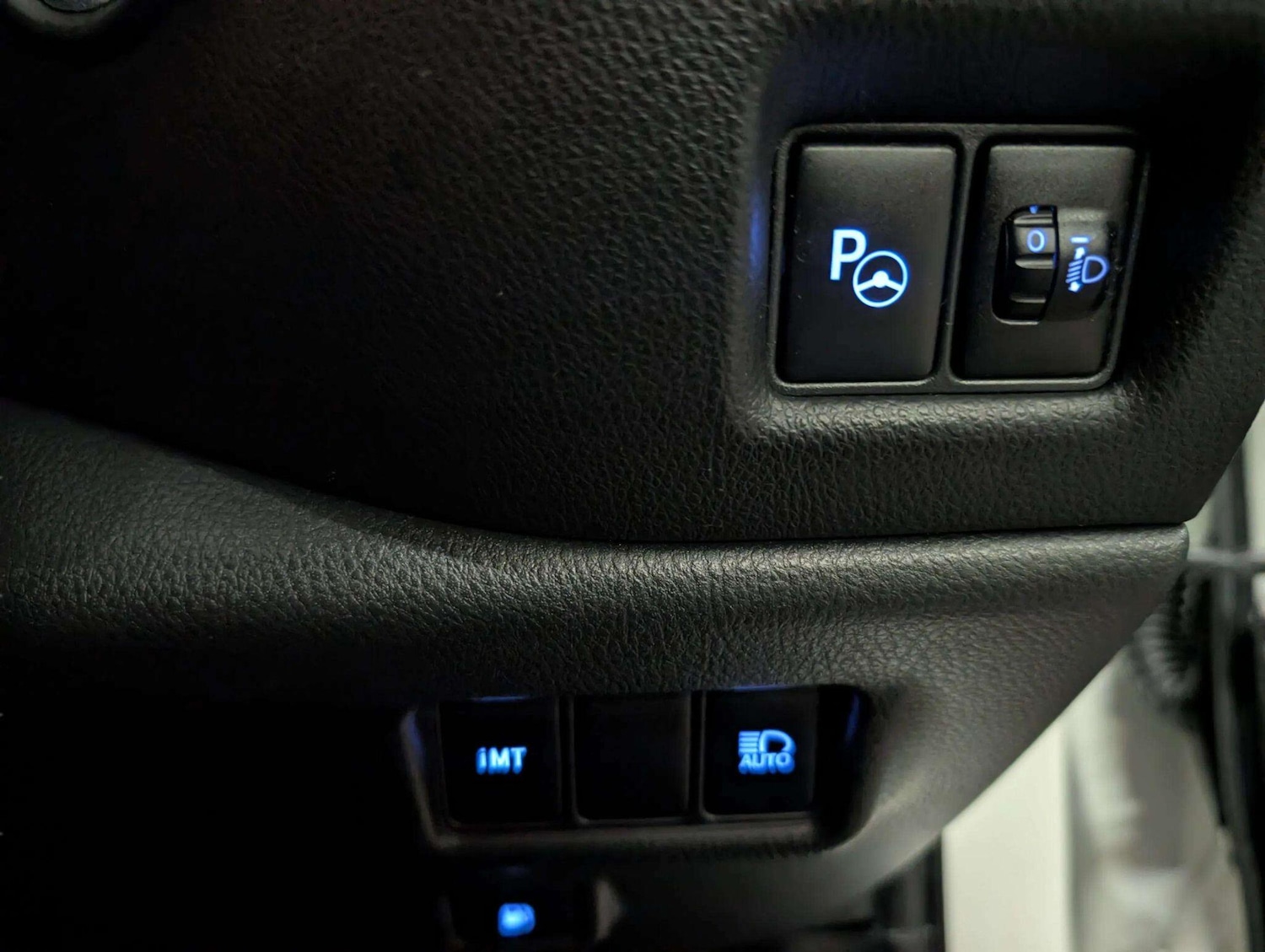 Used Toyota C-HR 2018 for sale - 76865503: Photo 38