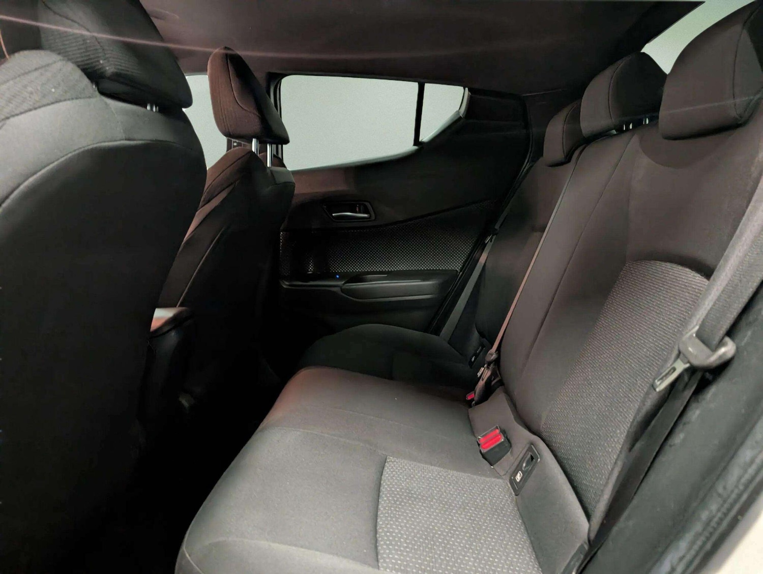 Used Toyota C-HR 2018 for sale - 76865503: Photo 44