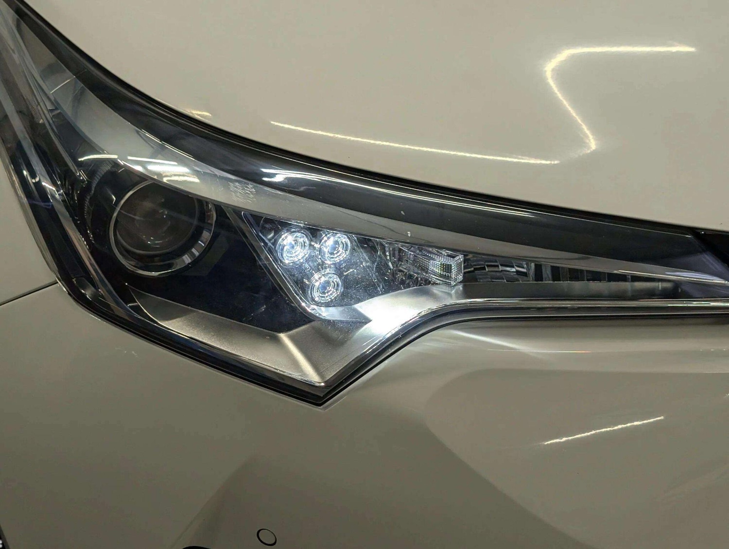 Used Toyota C-HR 2018 for sale - 76865503: Photo 46