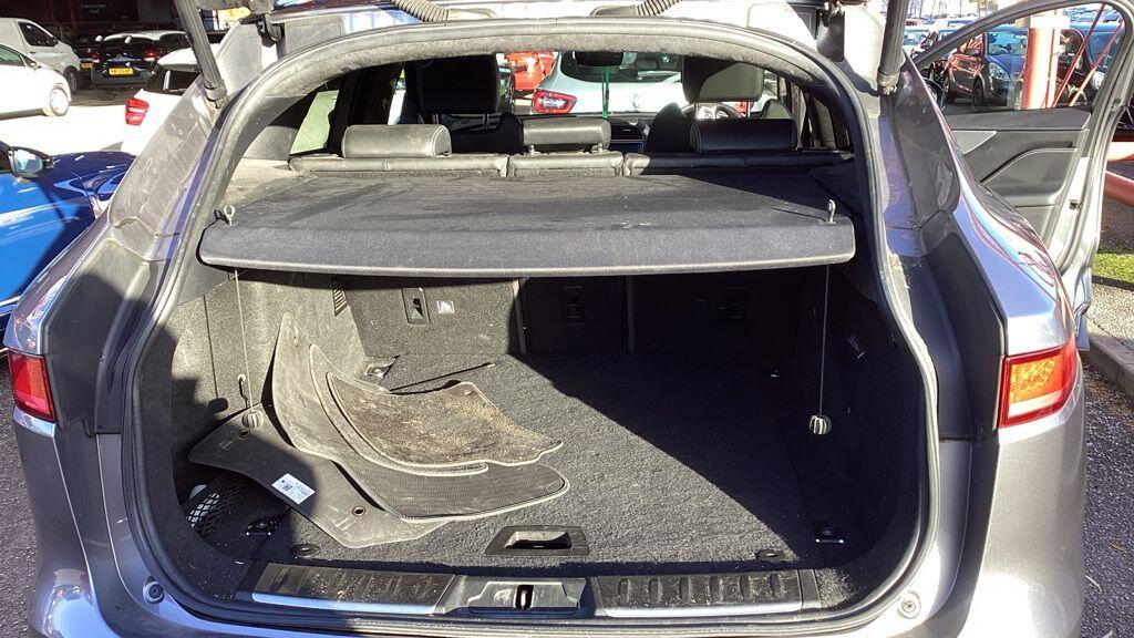 Used Jaguar F-Pace 2019 for sale - 76912934: Photo 11