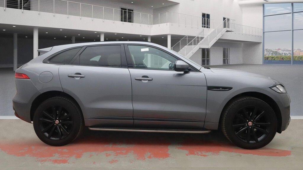 Used Jaguar F-Pace 2019 for sale - 76912934: Photo 2